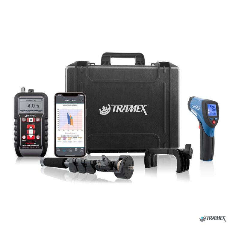 Kit para medición de humedad en concreto Tramex CCIK realizando inspección de losas de concreto